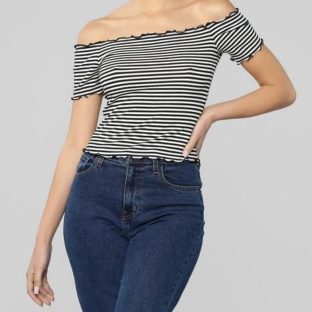 NWT FashioNova Medium Stripped Cropped Top Size M